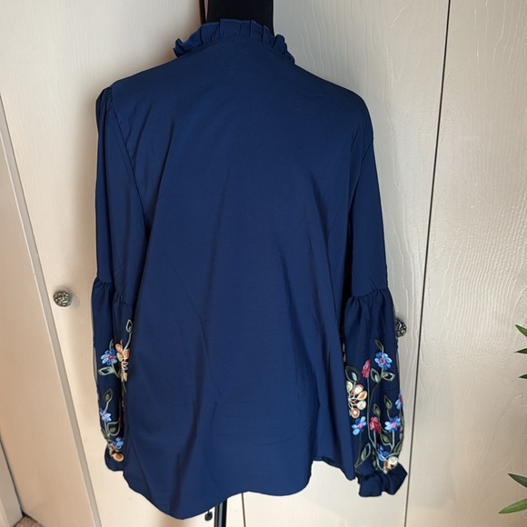 Floral Embroidered Navy Blue Women's Top - Picture 6 of 7